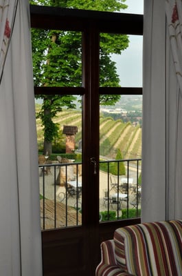 Vom Zimmer auf den Garten der Villa Tiboldi, S. Stefano bei Canale