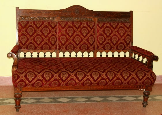 Wertvolle Möbel in der Villa des ehemaligen Premierministers