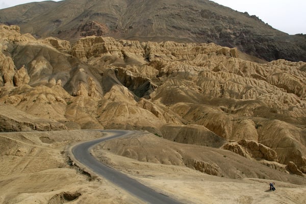 Sandsteinformationen vor Lamayuru