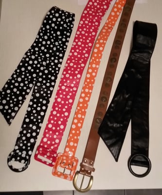 Zubehör/ Gürtel, Fr. 3.- / Fr. 5.-