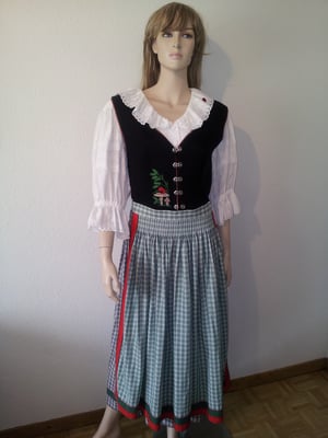 Dirndl mit Stickerei, Gr. 42, Fr. 37.-