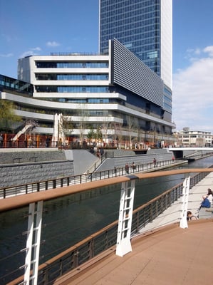 東京スカイツリー ; 2011年12月設置 ; ワイヤーテンド