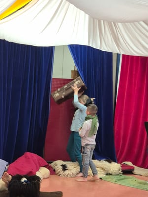 Steinebergschule Hedelfingen - Theaterprojekt "Magisches Freundschaftszelt" in der Osterferienbetreuung 2025