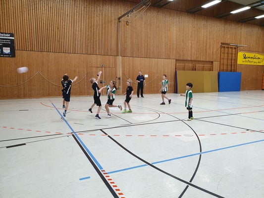 Die Steinenbergschule nimmt an der Handball-Grundschulliga teil