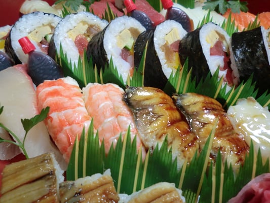 お寿司盛り合わせ例