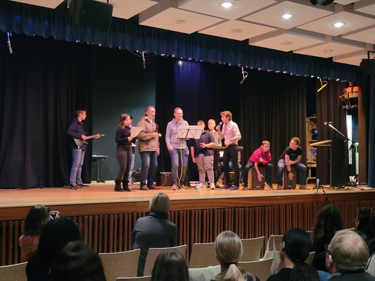 Spontan rappte Kutlu Yurtseven einfach mit über eine Schule ohne Rassismus.