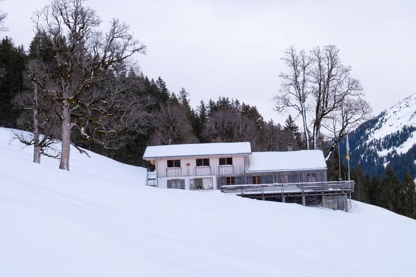 Die Brochhütte lassen wir auf unserem Weg zum Grindelgrat rechts liegen (Bild Marco Rüegger)