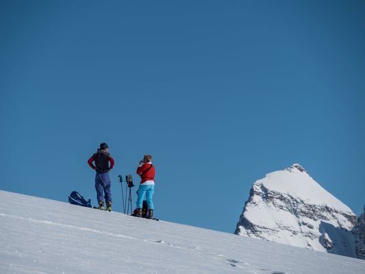 Kurze Pause unter dem Gipfel. Das Lauterbrunner Brerithorn steht bereits als private Sommertour in meinem Terminkalender