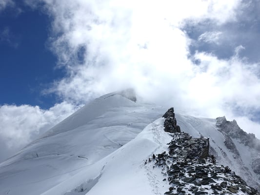 Tags darauf zeigt sich das Wetter etwas freundlicher und nach dem Feejoch zweigen wir westwärts zum Feekopf ab 
