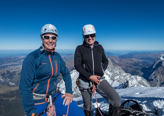 Romy und Rebekka strahlen um die Wette, sie haben auch allen Grund dazu