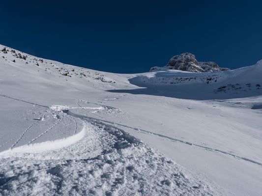 Dann gehts ans Eingemachte, zwei-drei Steinkontakte muss auch ich einstecken, alles andere ist allererste Sahne