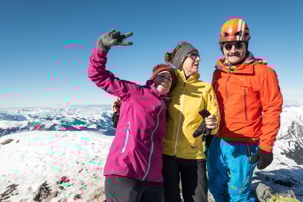 Gut gelaunt stehen wir zu viert alleine auf dem Ammertenspitz