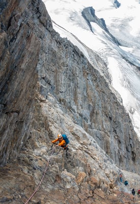 Nach mehrmaligem Bitten ist meine Geduld zu Ende. Ruck zuck haben wir die Engländer überholt
