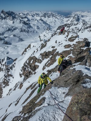 Die letzten Klettermeter sindit Bohrhaken plaisirmässig abgesichert