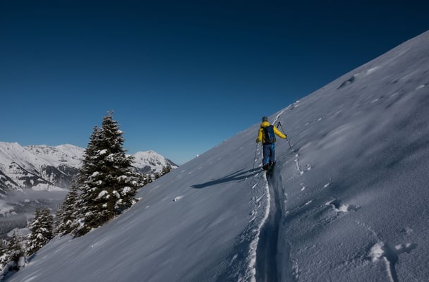 Carlo quert bereits zum zweiten Mal die Flanke am Ober Achsetberg, ich habe es mit seiner Partnerin etwas gemütlicher engegangen