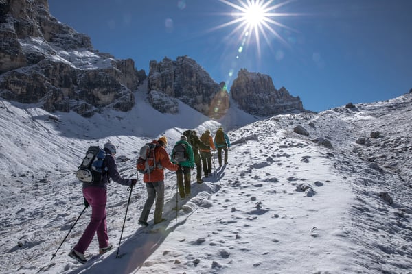 Der Sonne entgegen, links der Lagazuoi Gran