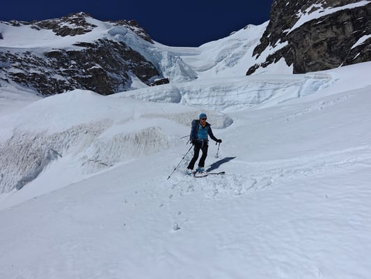 Die Wärme setzt dem frisch gefallenen Pulverschnee bereits ordentlich zu, das Ambiente wird deswegen aber keineswegs geschmälert