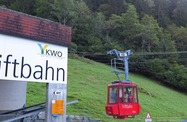 Die Triftbahn erleichtert uns den Anstieg um eine gute  Stunde