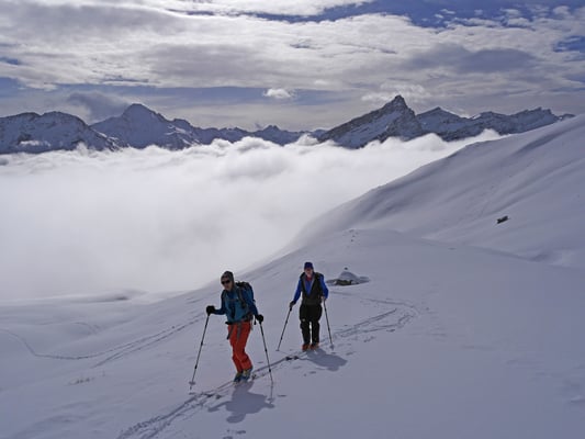 Grandioses Panorama zum Guggernüll, Pizzo Tambo und zum Einshorn