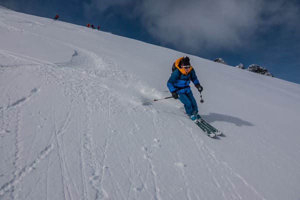Alessandra ist ganz schön auf Zug unterwegs