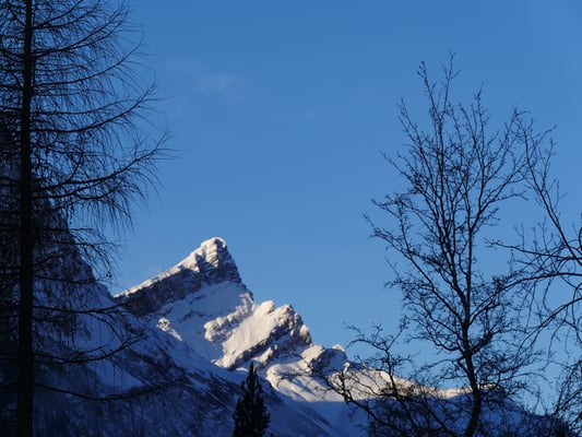 Das Einshorn vom Parkplatz unseres Hotels aufgenommen. Mit Wannagrat wird der besonnte Grat am unteren Bildrand bezeichnet