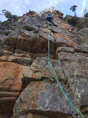 In der Mitte bietet eine horizontal zerrissene Wandstelle ein genussvolles Höherturnen,...