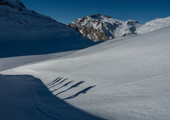Tolles Wandergelände am Col du Rawil mit Blick auf den Kletterberg Six des Eaux Froides. Rechts der Col mit gleichem Namen, welchen wir Tags darauf zur Cabane des Audannes überschreiten