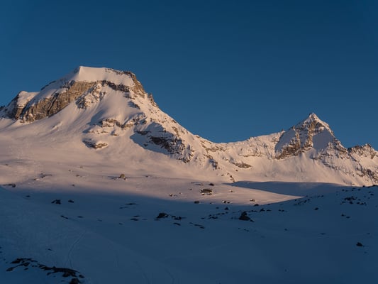 Ciarforon und Becca di Monciair im letzten Licht der Abendsonne