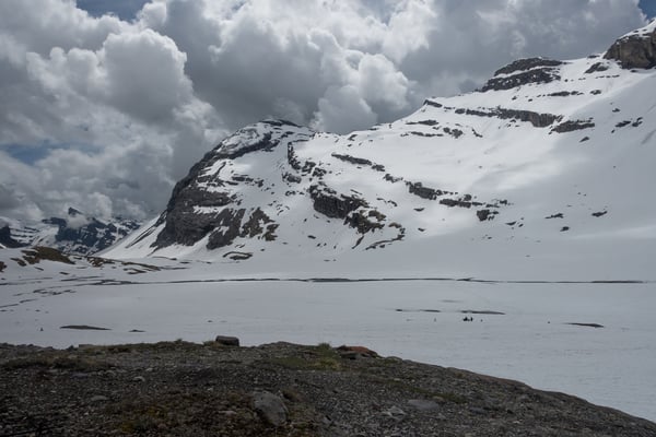 Drohend türmen sich Gewitterwolken über dem Daubenhorn