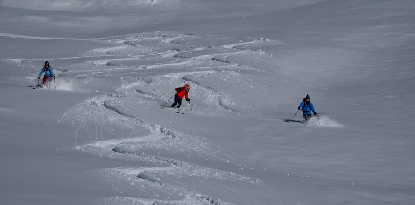 Zu Dritt powdern meine Gäste um die Wette
