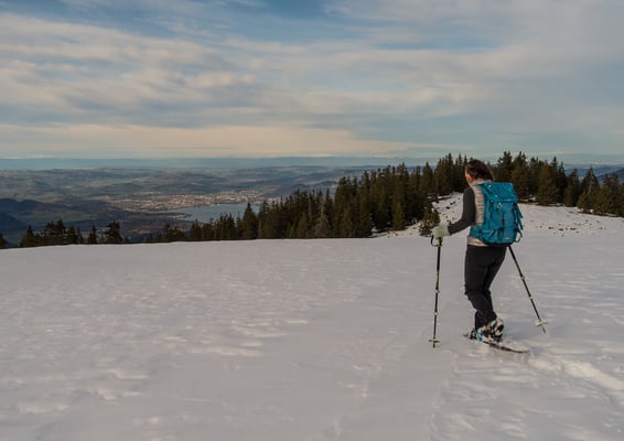 Aufkommende Cirren tauchen die weisse Oberfläche in ein warmes Licht. Zum Engelhorn gehts ausnahmsweise in paar Meter hinunter