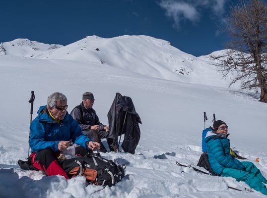 Vor lauter Spurarbeit bleibt die Kamera im Sack bis zum Pausenplatz unter dem Gipfelhang