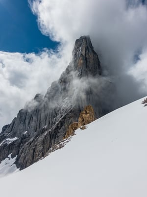 Unglaublich imposant wirkt der Titlispfeiler kurz vor dem Biwak