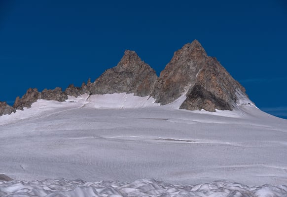 Unser Ziel, der linke Gipfel der Aig. du Tour