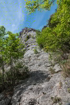 3 Seillängen zieht der Pfeiler von Cascade in die Höhe, und dies bei moderaten Schwierigkeiten und Routen im 4., 5. oder 6. Grad