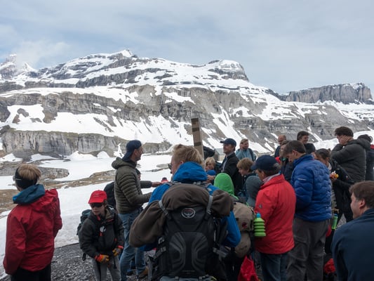 Meine Gäste, 44 Holländer aus Amsterdam kommen in tiefster Nacht auf der Passhöhe an