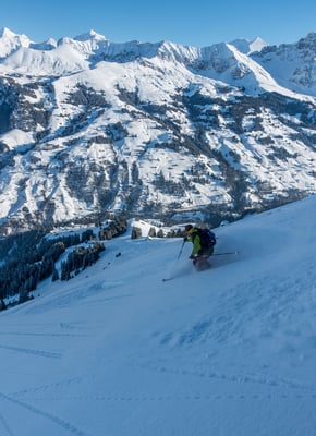 Die ersten sind wir nicht, welche hier hinunter schwingen. Trotzdem finden wir einen stillen Winkel, wo selten  Spuren an zu treffen sind