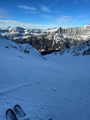 Einfahrt in den 600 Meter hohen Steilhang