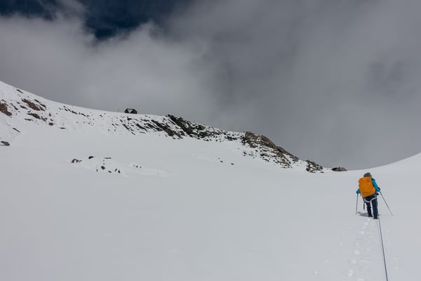Die Schneehöhe nimmt gegen das Grassenbiwak zu und ich nehme das Angebot eines Führungswechsels dankbar an