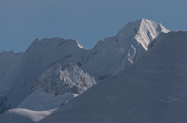 Blick zur Wyssi Frau, zum Blüemlisalphorn, darunter das Blüemlisalp Rothorn