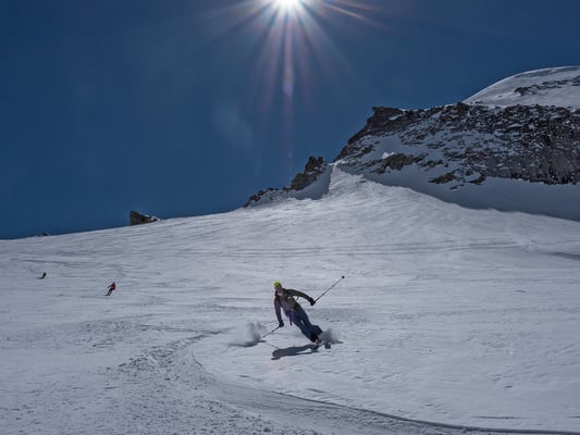 Diese hat nach dem anstrengenden Fussaufstieg genug getan und so entgeht ihnen dieser fantastische Powderhang