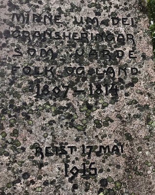 minnestein Gransherad kirke