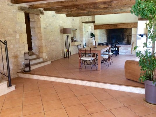 フランス現地発　日本人ガイド　シャンブルドット 滞在ツアー　コンク　サンシルラポピー