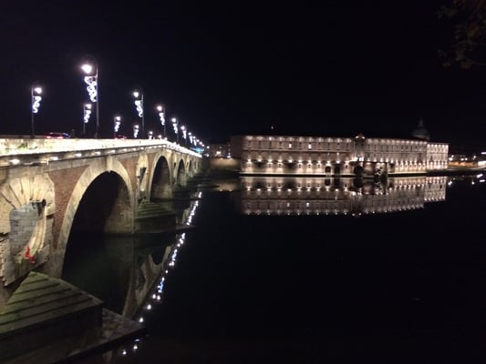 トゥールーズ　ホームステイ　観光　”現地発”フランスの美しい村ツアー