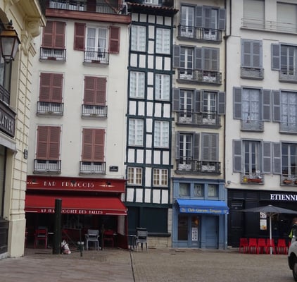 現地発　バスク地方ツアー