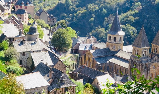 フランス現地発　日本人ガイド　シャンブルドット 滞在ツアー　コンク　サンシルラポピー