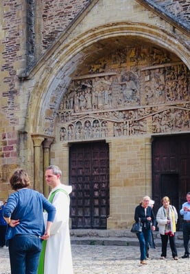 フランス現地発　日本人ガイド　シャンブルドット 滞在ツアー　コンク　サンシルラポピー