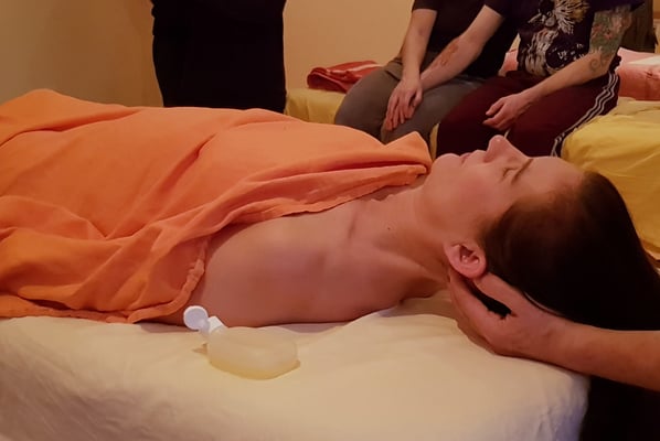 Bild: Paarmassage in der InTouch Massageschule Hamburg