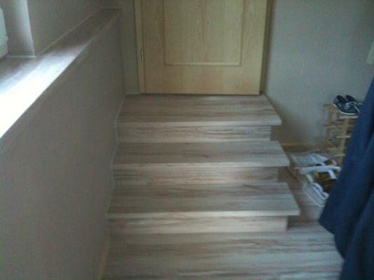 Sonderanfertigung Treppe mit laminat verblendung
