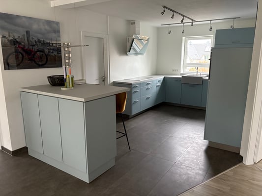 Thekenschrank mit Schubfach Push to Open 